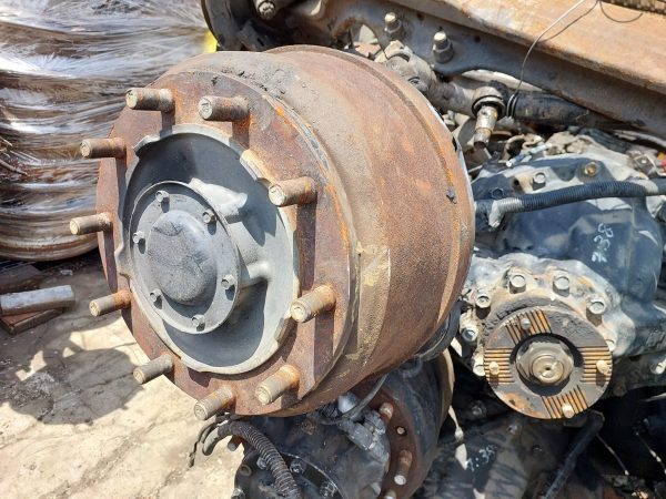 Hino 700 10 bolt Front and Rear axle (4)